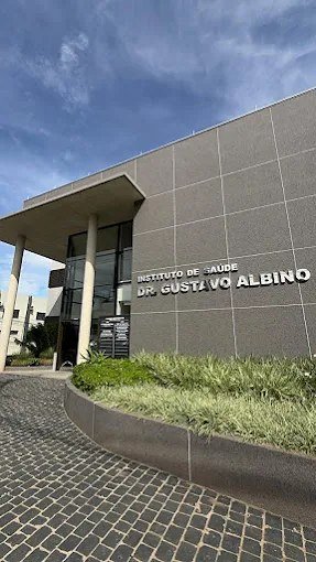 Fachada do Instituto de Saúde Dr. Gustavo Albino